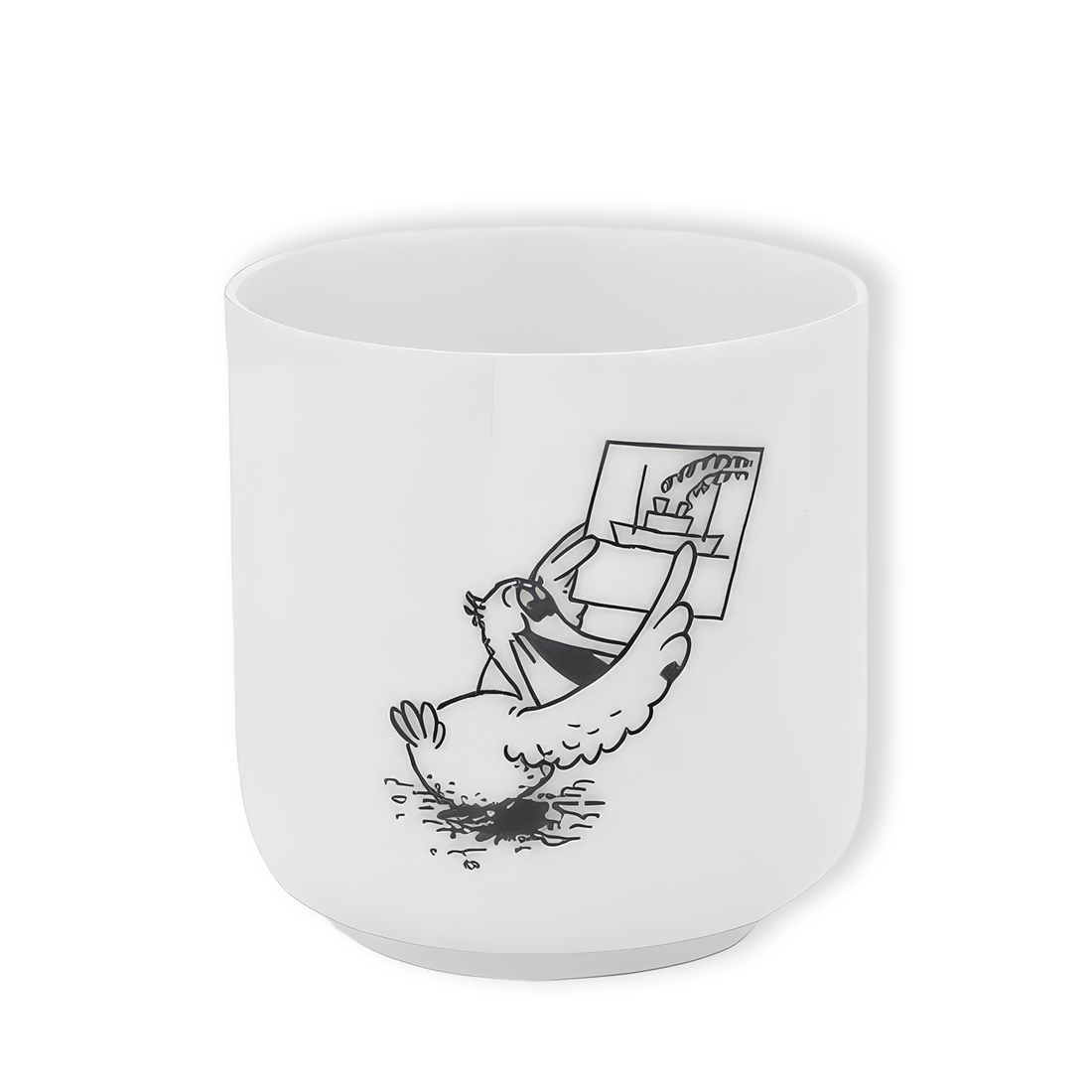 Rasmus Klump Pelle kop i porcelæn med motiv af pelikanen Pelle, der holder en tegning i vingerne.