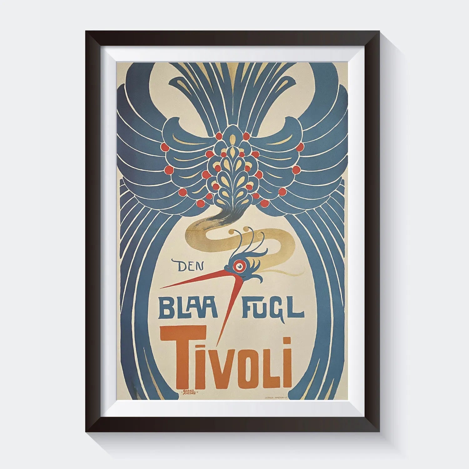 Historisk Tivoli-plakat Blå Fugl af Harald Jordan med dekorativ blå påfugl og klassisk art nouveau-design. Genudgivet Tivoli-kunstplakat, der hylder påfuglen som et af Tivolis mest ikoniske symboler.