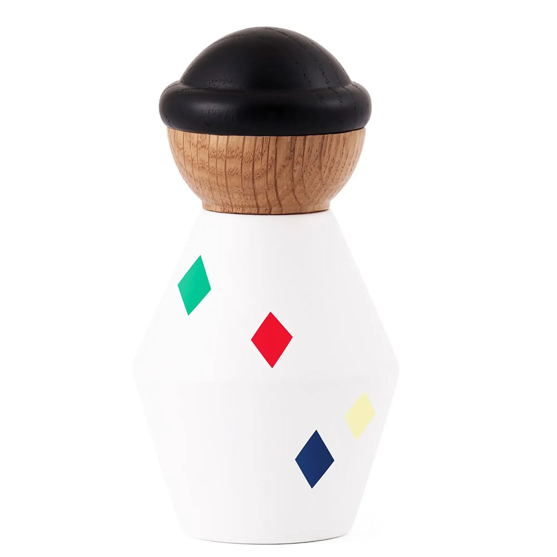 Tivoli Harlekin træfigur i hvid dragt med farverige harlekintern i rød, blå, grøn og gul. Figuren har sort hat, synlig træstruktur i hovedet og et enkelt, stiliseret design inspireret af Tivolis klassiske Harlekin-karakter fra Pantomimeteatret.