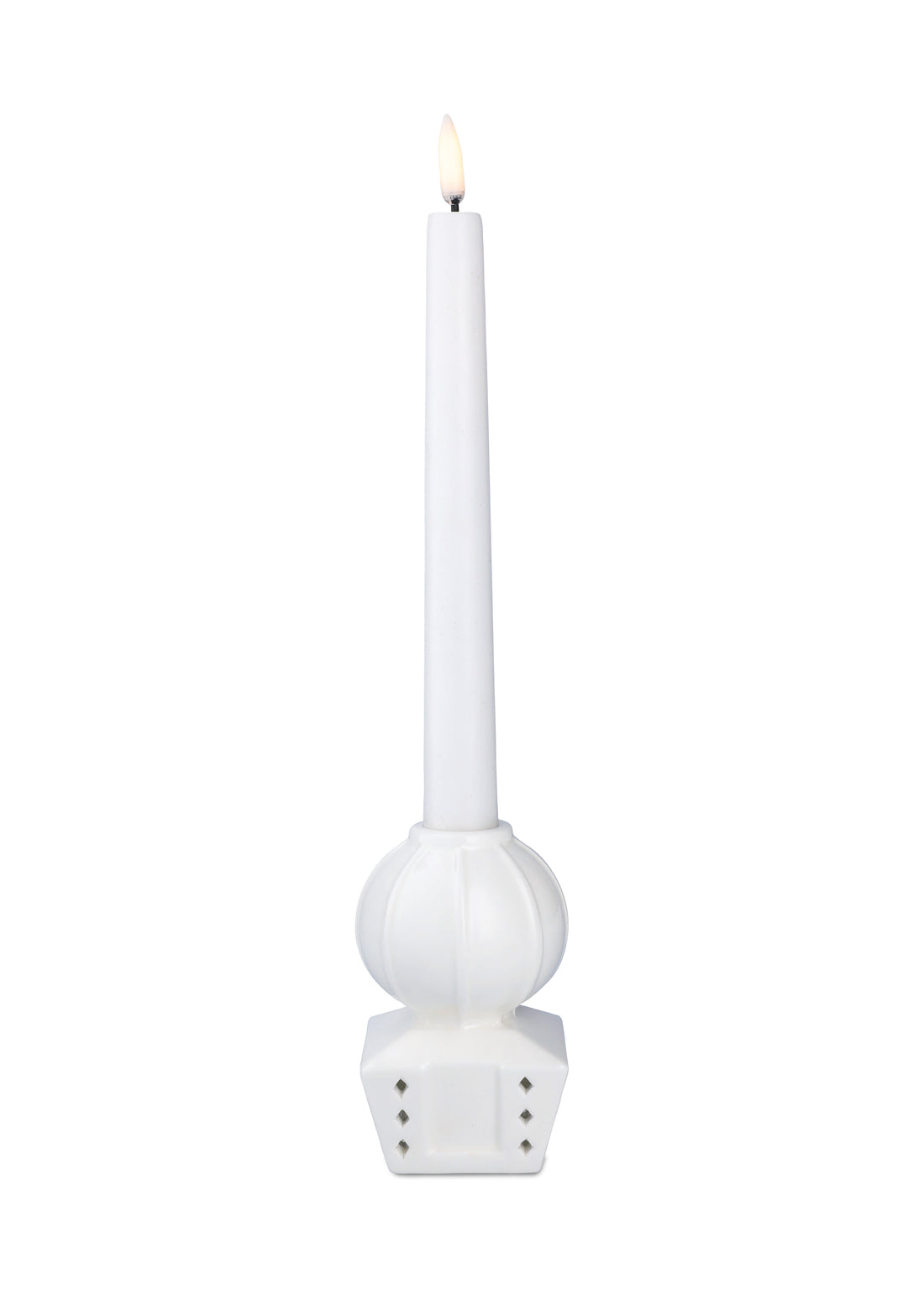 Eksklusiv nummereret mini-lysestage fra Tivoli og Kähler inspireret af Ballongyngen, udført i hvid keramik med luftballonformet design.