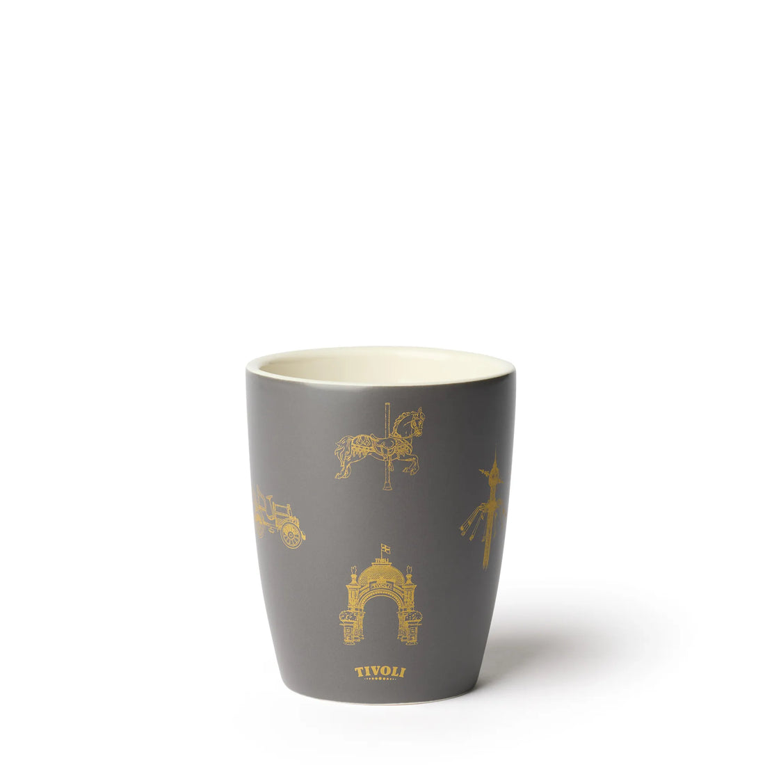 Gråt Tivoli krus med guldfarvede illustrationer af ikoniske Tivoli-motiver, herunder Hovedindgangen, en karusselhest, Svingkarrusellen og en historisk hestevogn. Kruset har et elegant design med guldfarvet Tivoli-logo på fronten.