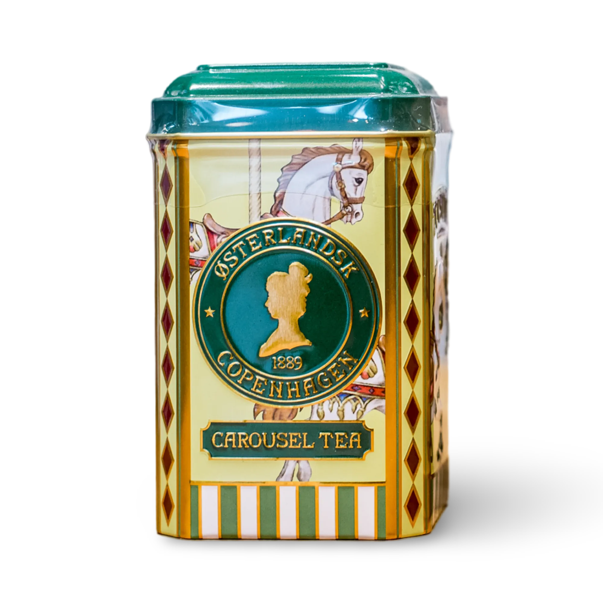 Tivoli x Østerlandsk Thehus Carousel Tea i dekorativ metaldåse med illustration af en klassisk karusselhest og guldfarvede detaljer. Indeholder 12 tebreve med en eksklusiv grøn teblanding med noter af hyldebær og brombær.
